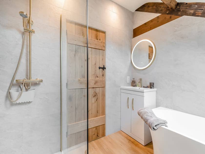 Bathroom | Haystack Haven - Carr View Farm, Hope Valley