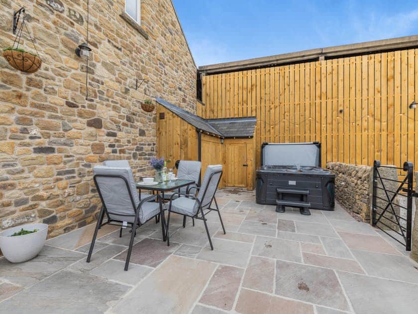 Patio | Haystack Haven - Carr View Farm, Hope Valley