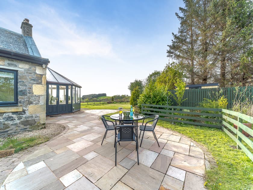 Sitting-out-area | Torr Cottage, Dalrymple