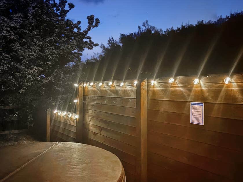 Outdoor Lighting | Hawthorne 19, Fitling