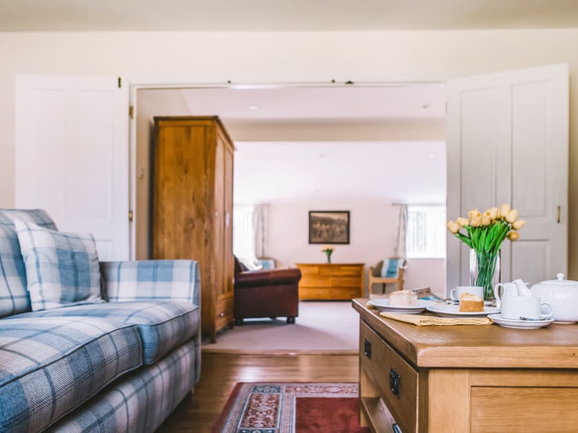 Living room/dining room | The Shooting Lodge - Stowlangtoft Estate, Bury St. Edmunds