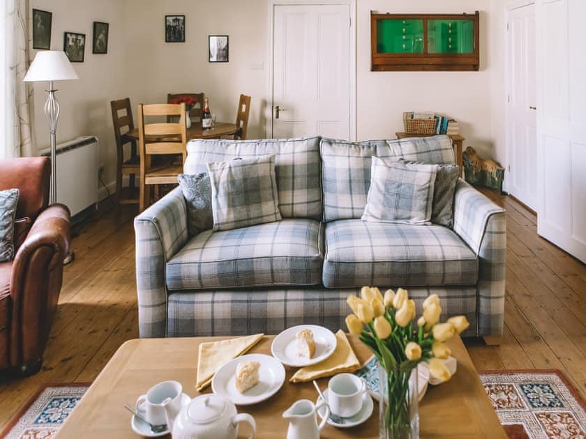 Living room/dining room | The Shooting Lodge - Stowlangtoft Estate, Bury St. Edmunds