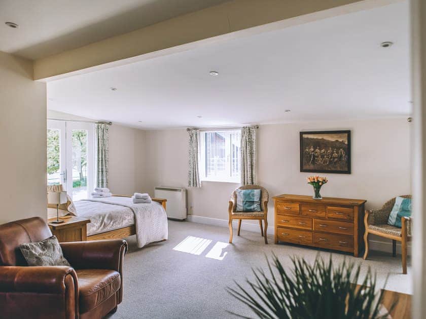 Bedroom | The Shooting Lodge - Stowlangtoft Estate, Bury St. Edmunds