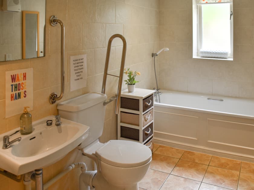 Bathroom | Lily Pad 8 - Lily Pad Cottages, Nassington, near Stamford