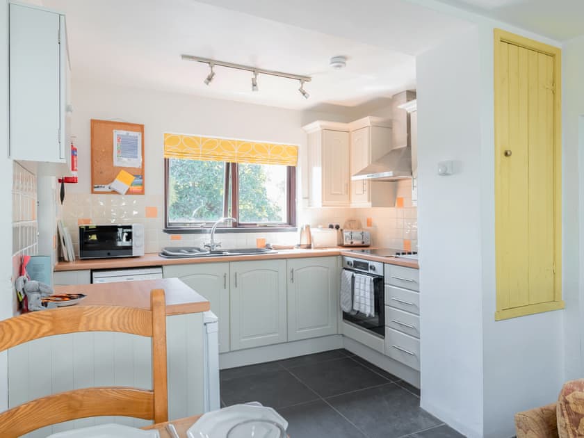 Delightful dining/ kitchen area | Cross Cottage - Sandy Barn Cottages, St Breward, Bodmin Moor