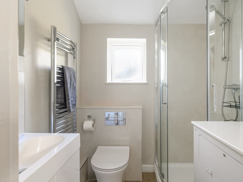 Bathroom | Cross Cottage - Sandy Barn Cottages, St Breward, Bodmin Moor