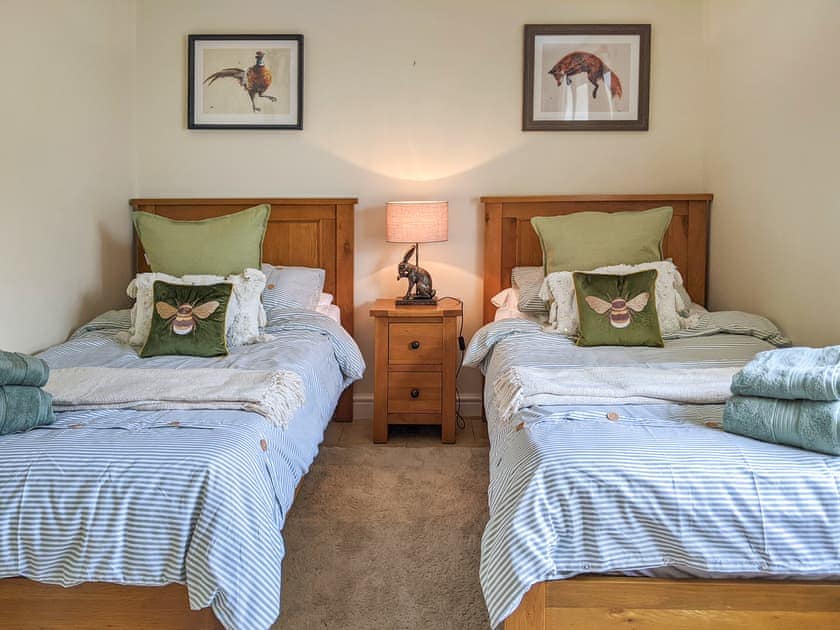 Twin bedroom | The Old Foundry Holiday Cottage, Burgh Le Marsh, near Skegness