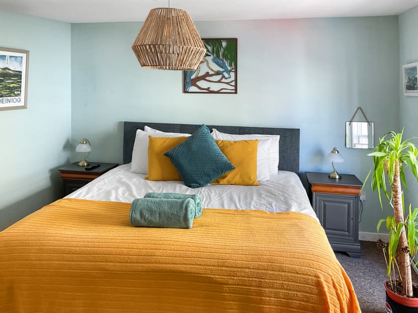 Double bedroom | Kookaburra Lodge, Brecon