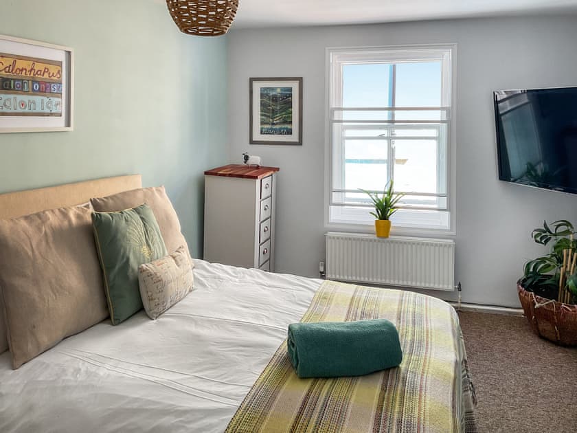 Double bedroom | Kookaburra Lodge, Brecon