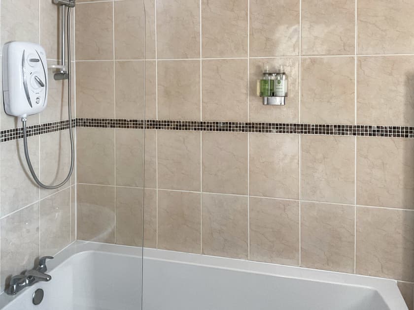 Bathroom | Kookaburra Lodge, Brecon