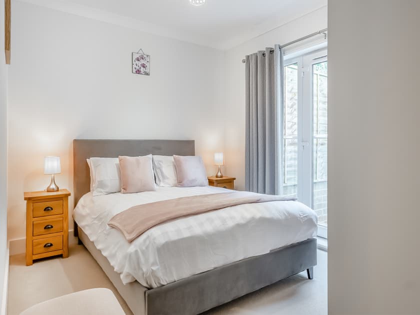 Double bedroom | Bay View - Esplanade Escapes, Shanklin