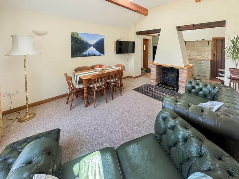 Living room/dining room | Broadlea, North Green