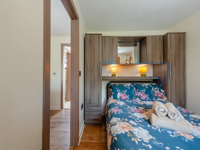 Double bedroom | Wren Cottage - Maesydderwen Holiday Cottages, Llandeilo