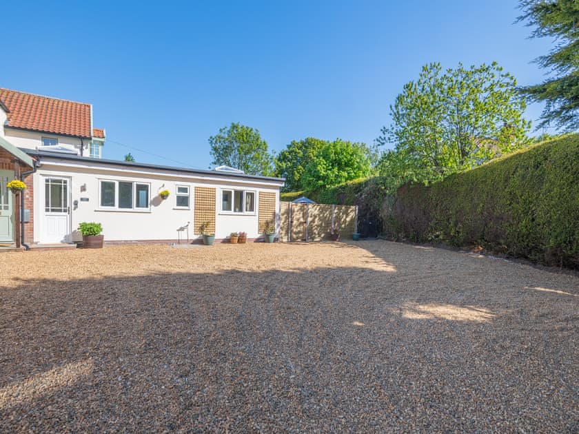 Exterior | Peacock Lodge, Thurlton