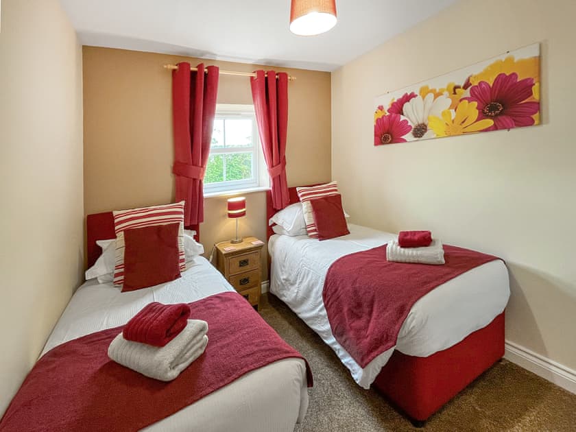 Ground Floor Twin bedroom  | Maggies Mews - Greetham Retreat, Greetham, near Horncastle