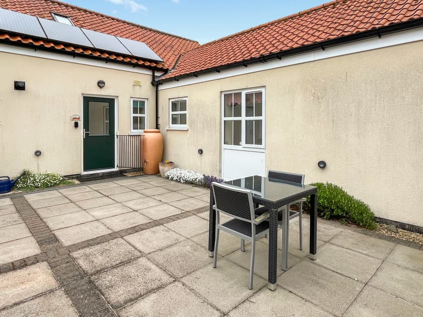 Shared Outdoor Courtyard/Patio area  | Maggies Mews - Greetham Retreat, Greetham, near Horncastle
