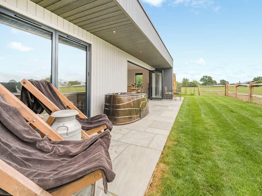 Outdoor | Hillview, Horsham