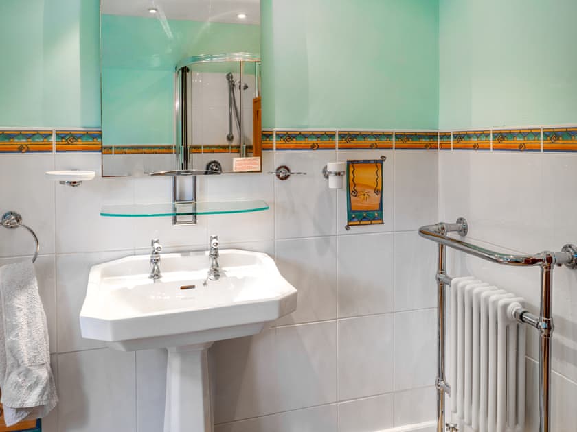 Bathroom | Dyffryn Conin, Clynderwen