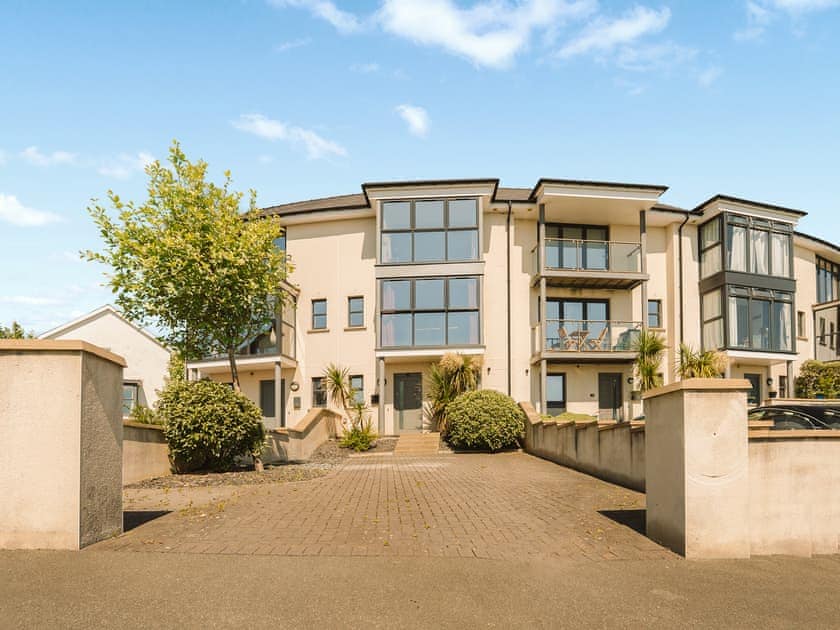 Exterior | Crescent House, Pennar