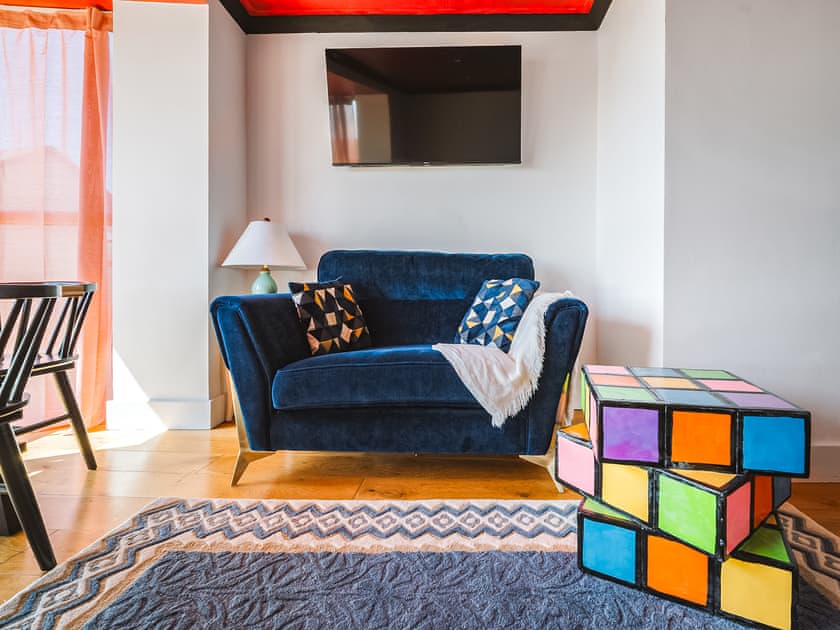 Living area | Crescent House, Pennar