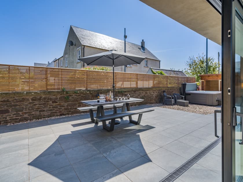 Sitting-out-area | Auld Kirk House, Duns