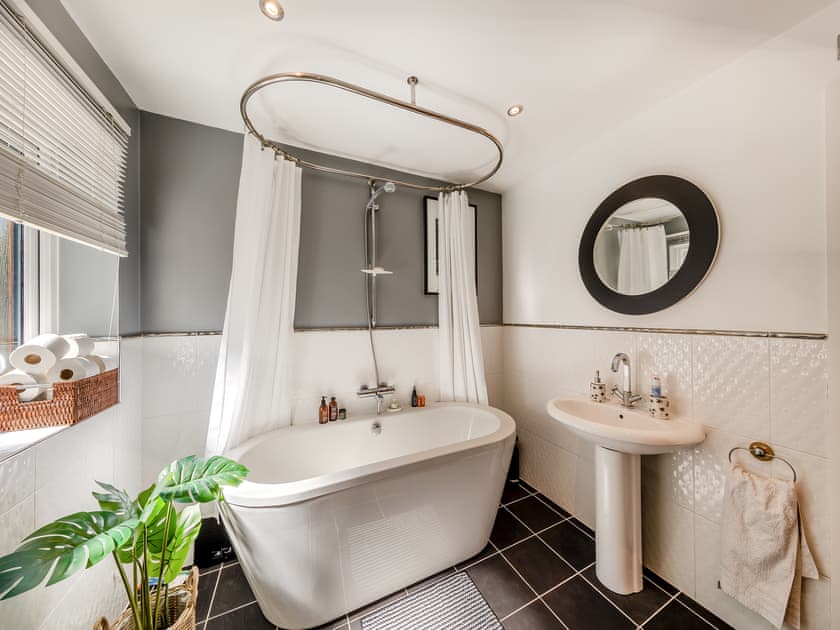 Bathroom | Baobab Lodge, Prestatyn