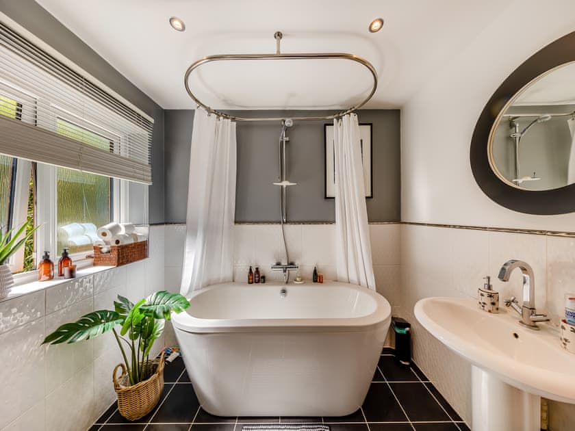 Bathroom | Baobab Lodge, Prestatyn