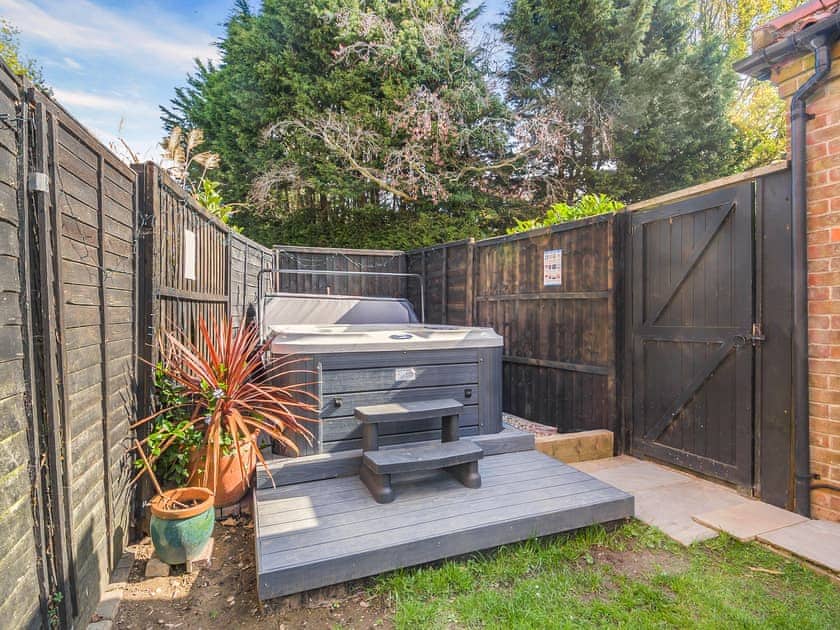 Hot tub | Shetland Cottage, Stalham