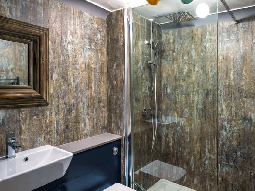 Bathroom | Painter’s Cottage, Hemsby