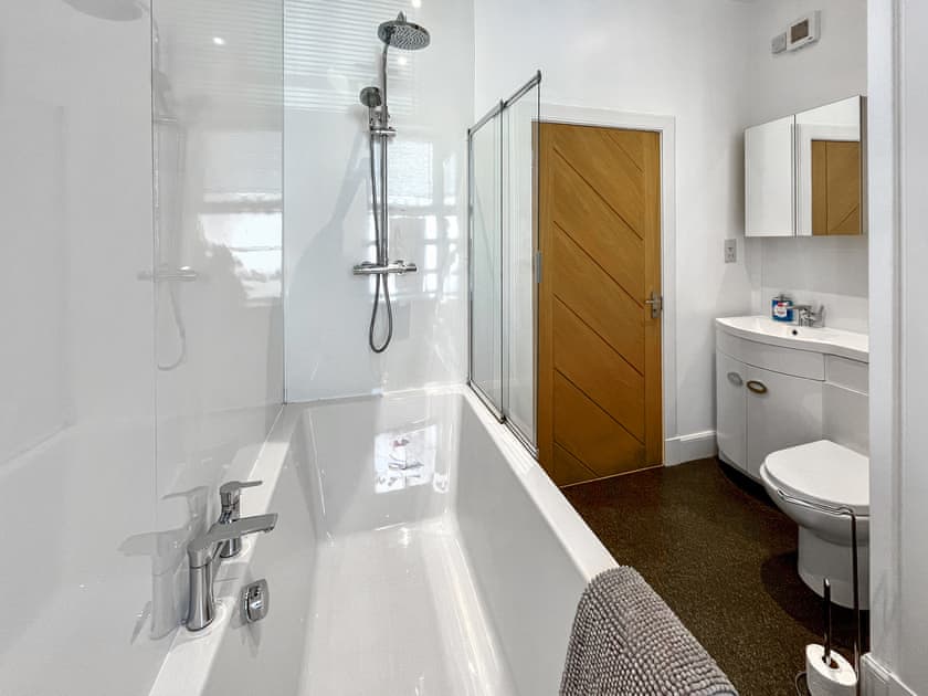 Bathroom | Struan House, Blairgowrie