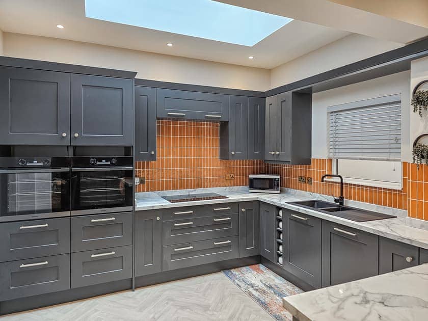 Family kitchen with Induction Hob, two ovens and Dishwasher. | Edingworth, Lowestoft