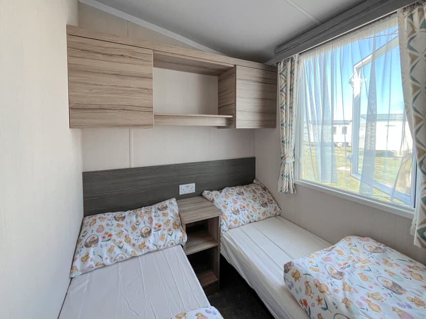 Twin bedroom | Sussex Park, Camber, near Rye