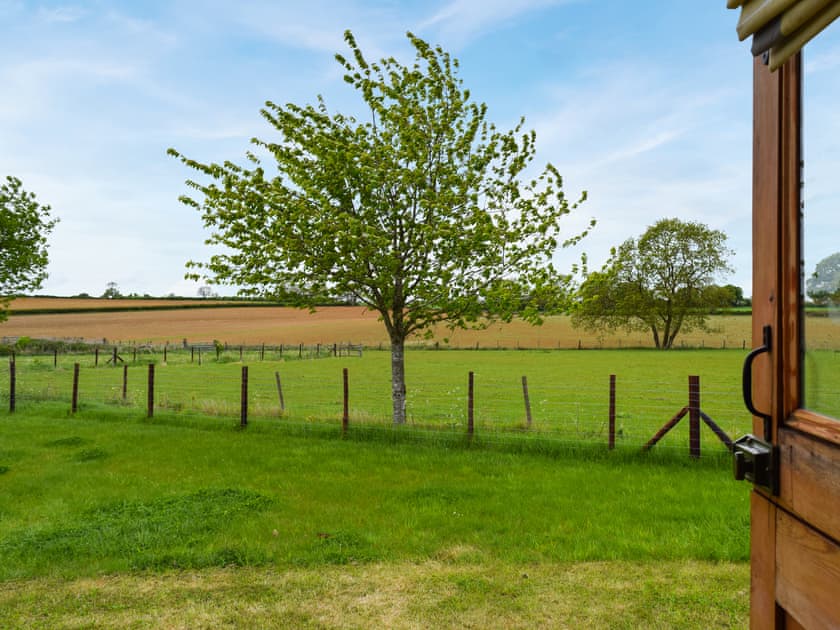 Exterior | Shepherds Hut - Rectory Farm, Northampton