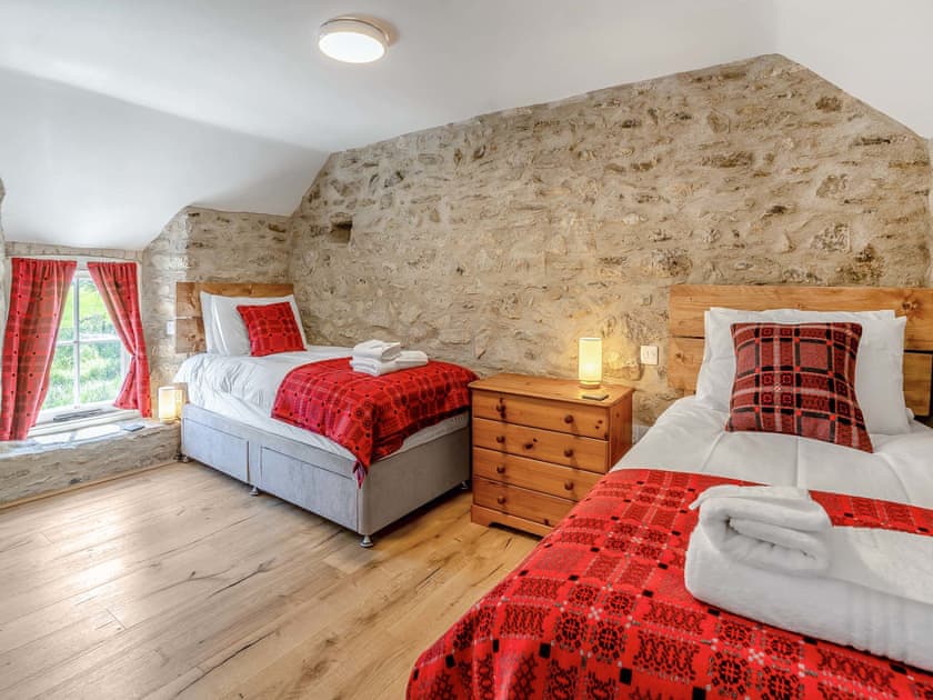 Twin bedroom | Ty Gladys, St. Davids