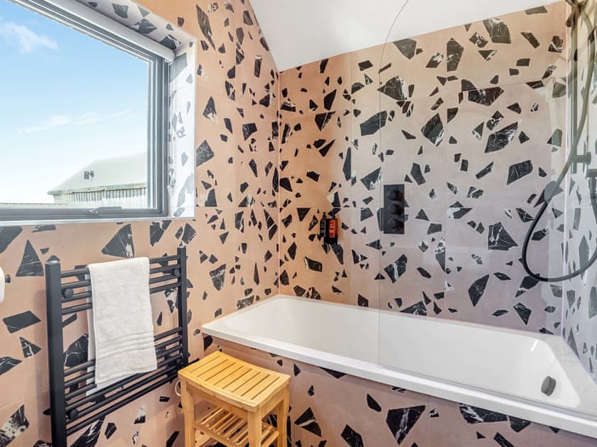 Bathroom | Ty Gladys, St. Davids