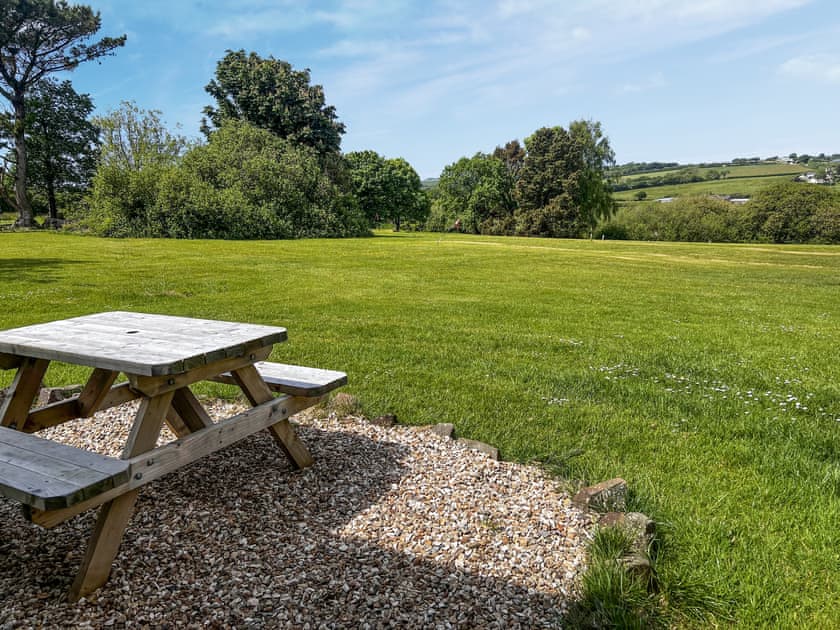 Outside view | Jasmine Apartment - Moorhead Country Holidays, Woolfardisworthy, Clovelly