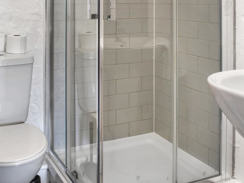 Bathroom | Crooklets Cottage, Bude