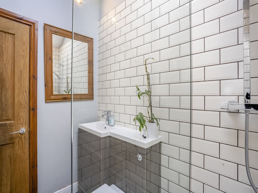 En-suite | Brandy Lodge - Tavern Cottages, Newsham, near Richmond