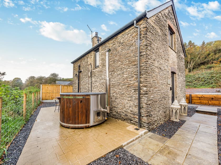 Hot tub | Coach House - Gaer Cottages, Cribyn, Lampeter