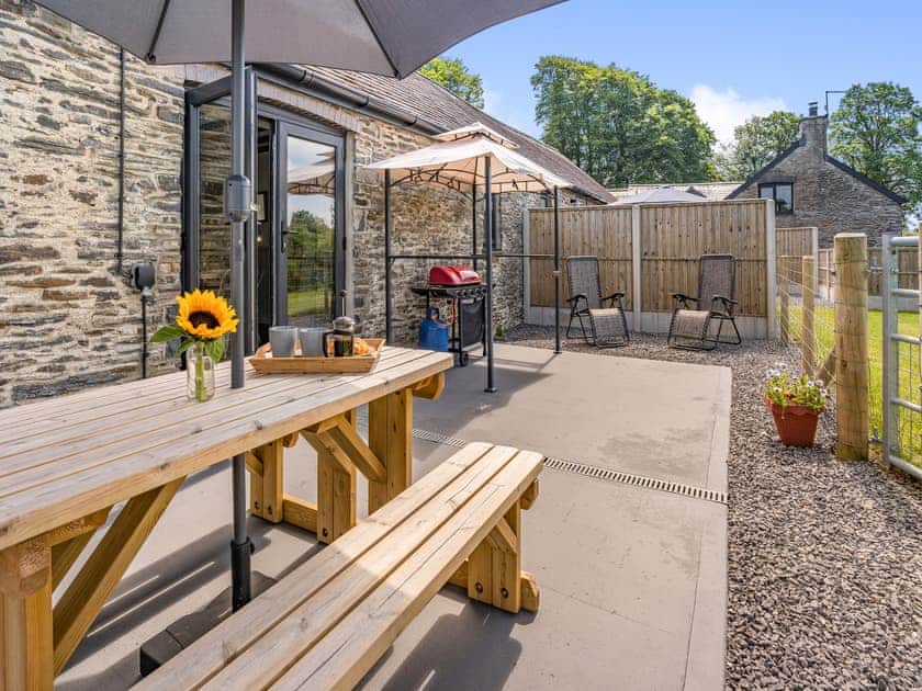 Exterior | The Old Cowsheds 2 - Shippon - Gaer Cottages, Cribyn, Lampeter