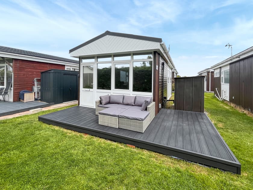Exterior | Melody’s  Beach Lodge, Skegness