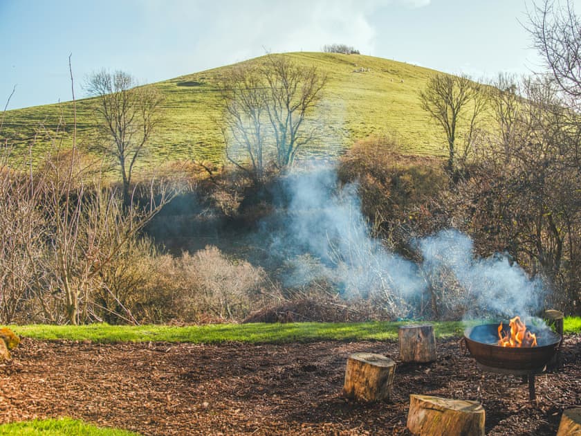 Outdoor | Skylark Yurt - Walnut Farm, Beaminster
