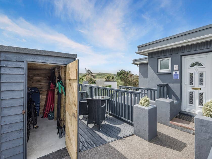 Exterior | Ocean Breeze - Bonnie View Beach Apartments, Holywell Bay