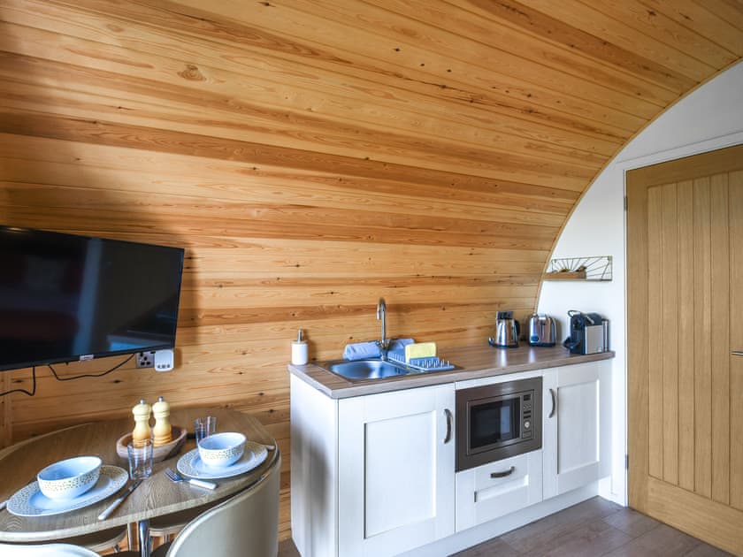 Kitchen/diner | Sunset Holiday Pod - Coppice Farm, Church Stretton