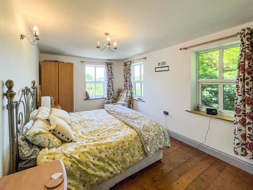 Double bedroom | Fronisaf - Llanfairtalhaiarn Retreats, Llanfairtalhaiarn<br />