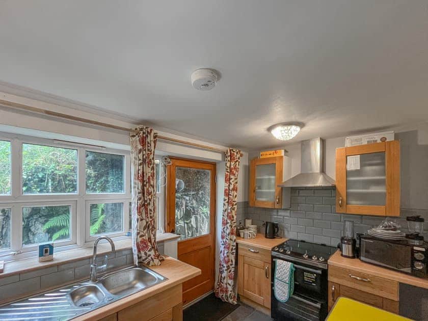 Kitchen | Fronfanol - Llanfairtalhaiarn Retreats, Llanfairtalhaiarn