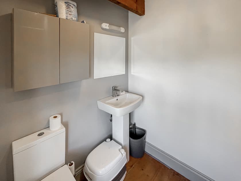 Bathroom | Fronfanol - Llanfairtalhaiarn Retreats, Llanfairtalhaiarn