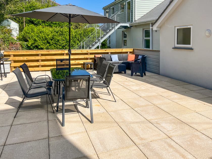 Exterior | 3 Le Dorney Villa - Le Dorney Villas, Par