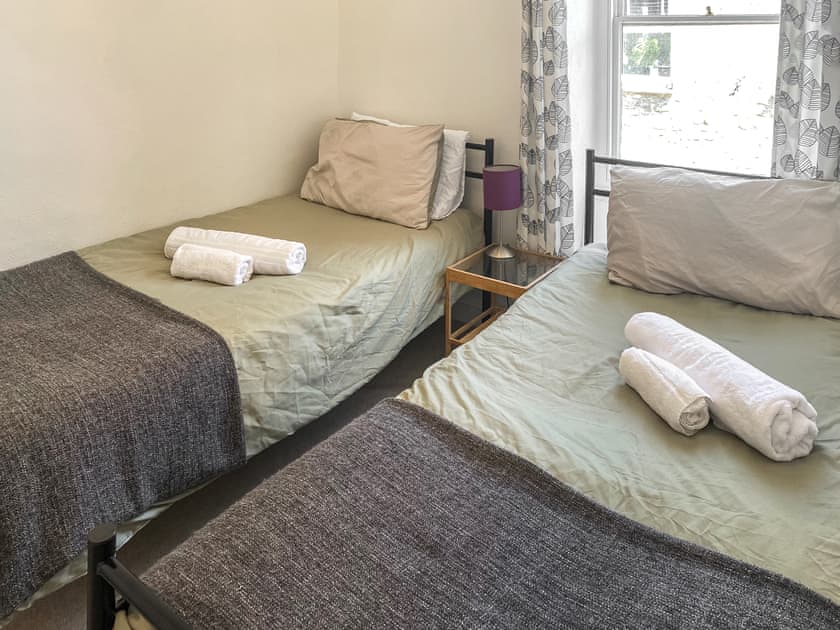Twin bedroom | Nautilus, St Ives