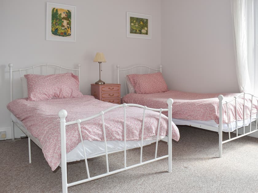 Twin bedroom | Skipper’s Rest, East Cowes